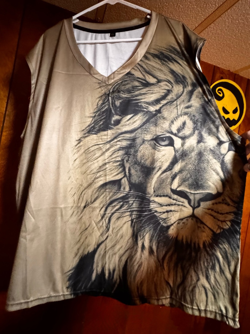 Lion Face Graphic V-Neck Tank Top in Beige and Black
